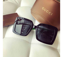 Солнцезащитные очки Gucci